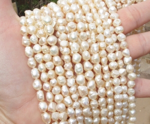 Nude Bisque Crinkle Pearls, 6-7mm