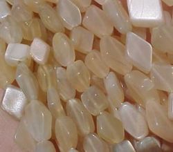 Peach Moonstone (Light) 8-12mm Diamonds