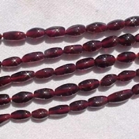 Red Garnet, 4mm Rice