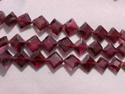 Red Garnet Faceted Diamonds, 5mm square