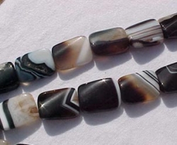 Tuxedo Agate Twist Pillows, 21x15mm