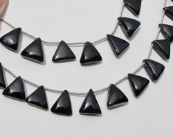Black Onyx Triangle Briolettes, 14-16mm
