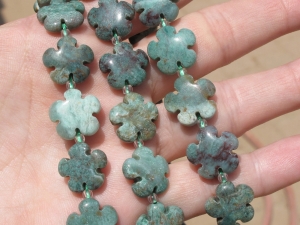 Bloodstone Jasper Flowers, 15mm, each