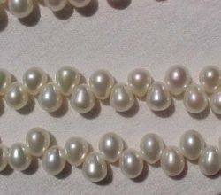 White Dancing Pearls, 4x6mm 