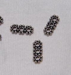 3-Line Spacer, Beaded Edge