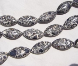 Mosaic Magnesite Grey & White Marquis, 16x32mm