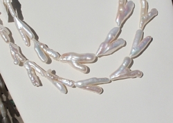 Wishbone White Pearls, 16x28mm