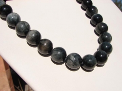 detail_6893_gemstone_bead18a.JPG