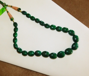 Emerald Graduated Pebbles, 10-14mm, 426cts