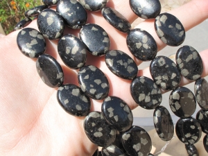 detail_7318_gemstone_bead1027.jpg